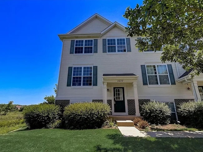 1677 W Turtle Creek Ln in Round Lake, IL - Building Photo - Building Photo