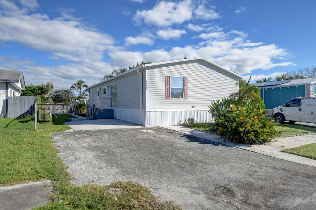 22937 Seaspray Pl in Boca Raton, FL - Foto de edificio