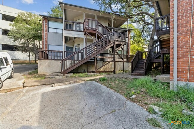 430 Lindsey St in San Marcos, TX - Building Photo - Building Photo