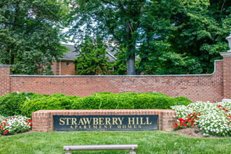 Strawberry Hill in Charlotte, NC - Foto de edificio - Other