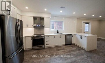 37 Roughley St in Bradford West Gwillimbury, ON - Building Photo - Building Photo