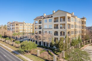 The Crescent at University Lake Condominiums Apartments