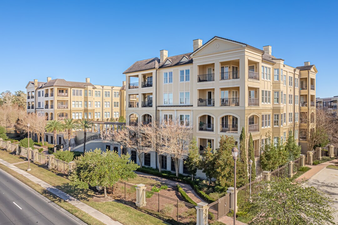 The Crescent at University Lake Condominiums in Baton Rouge, LA - Building Photo