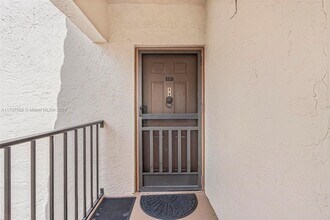 7507 La Paz Blvd, Unit # 407 in Boca Raton, FL - Foto de edificio - Building Photo