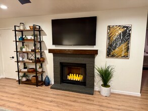 508 Algerita Dr, Unit A in Georgetown, TX - Building Photo - Building Photo