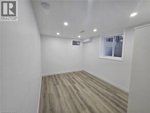 200 Bedrock Dr in Stoney Creek, ON - Building Photo - Building Photo