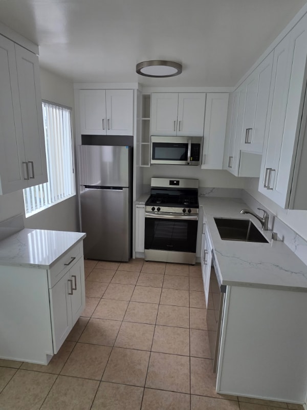 5430 Corteen Pl in Los Angeles, CA - Foto de edificio - Building Photo