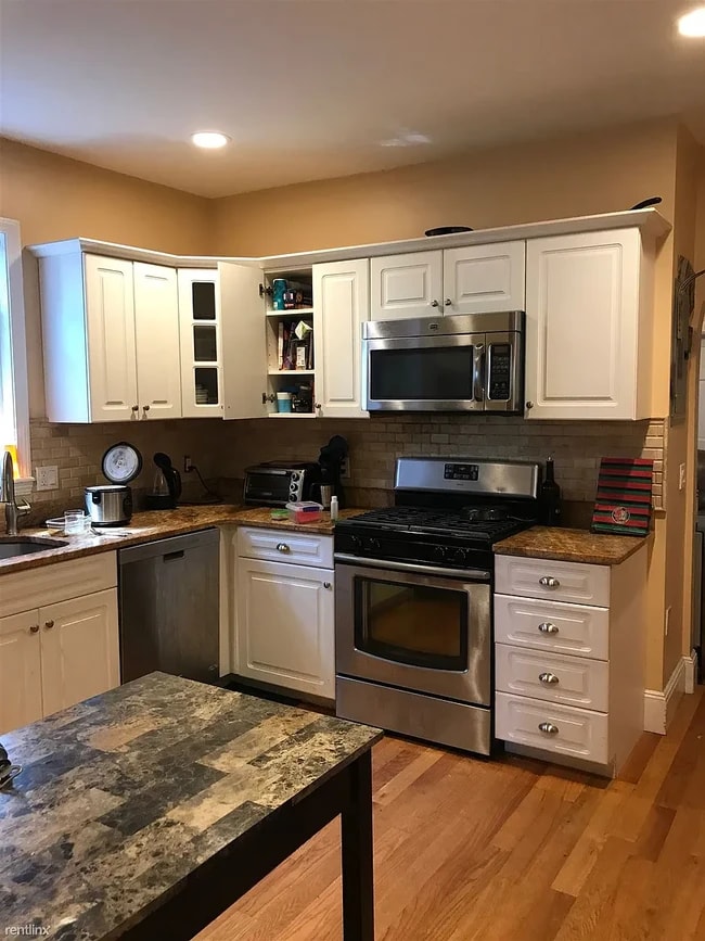 65 Wareham St, Unit 2 in Medford, MA - Building Photo - Building Photo