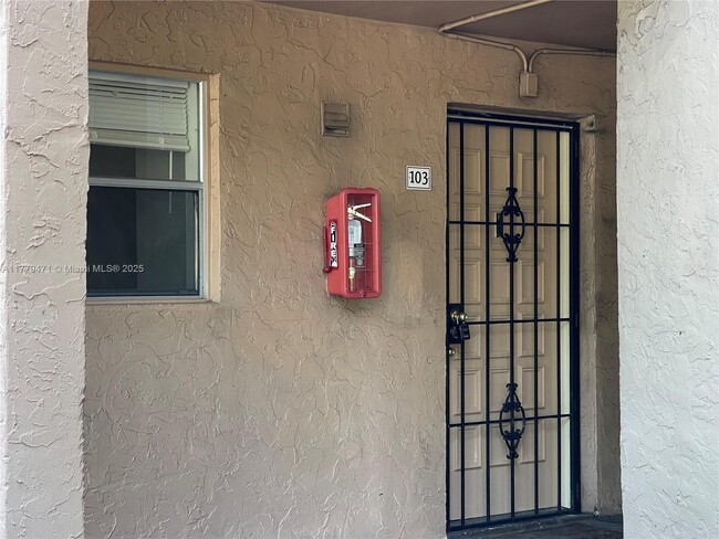 2700 Coral Springs Dr in Coral Springs, FL - Building Photo - Building Photo