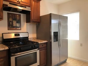 4830 Auburn Dr in San Diego, CA - Building Photo - Building Photo