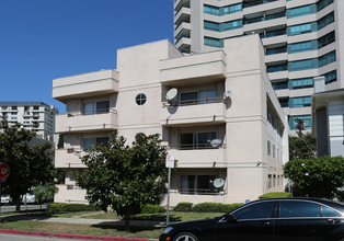 1226 Warner Ave in Los Angeles, CA - Building Photo - Building Photo