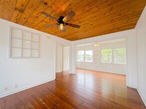 1101 Church St in Galveston, TX - Building Photo - Building Photo