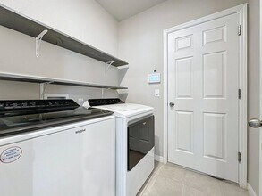 1812 Carnostie Rd in Winter Haven, FL - Foto de edificio - Building Photo
