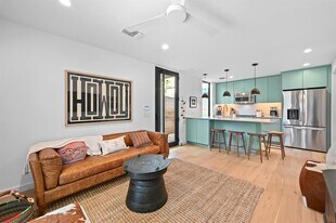 1709 Willow St in Austin, TX - Building Photo