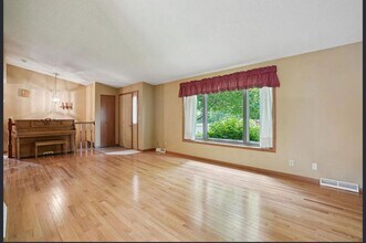 325 Carrie Cir in Rice Lake, WI - Building Photo - Building Photo