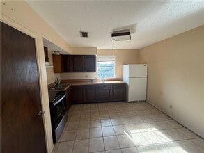 320 W Liberaux St, Unit B in Chalmette, LA - Building Photo - Building Photo