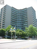 111 Riverside Dr E in Windsor, ON - Building Photo
