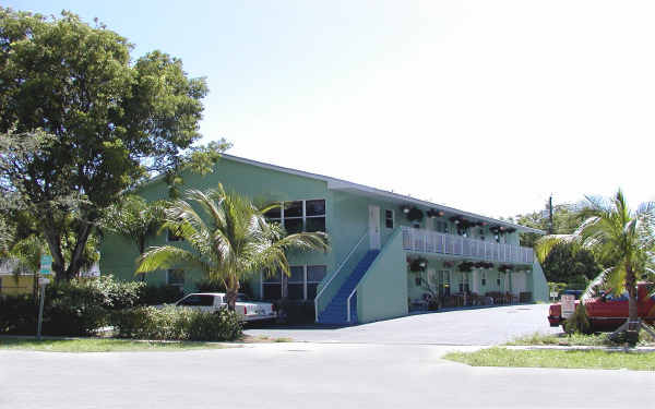 Winston Condominiums in Delray Beach, FL - Building Photo - Building Photo