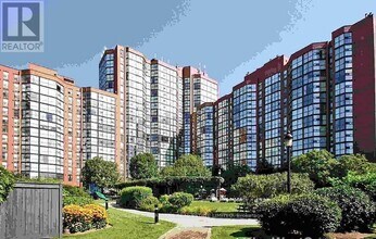 701-701 King St W in Toronto, ON - Building Photo - Building Photo