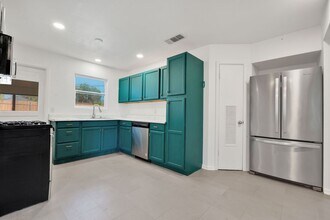 471 Hialeah Ave in San Antonio, TX - Building Photo - Building Photo