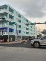 701 Collins Ave in Miami Beach, FL - Building Photo