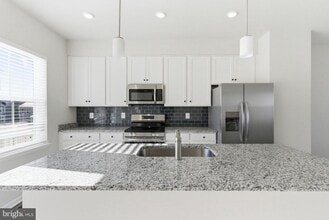 406 18th Ave in Ranson, WV - Building Photo - Building Photo