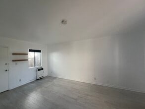 253 W Canada, Unit B in San Clemente, CA - Foto de edificio - Building Photo