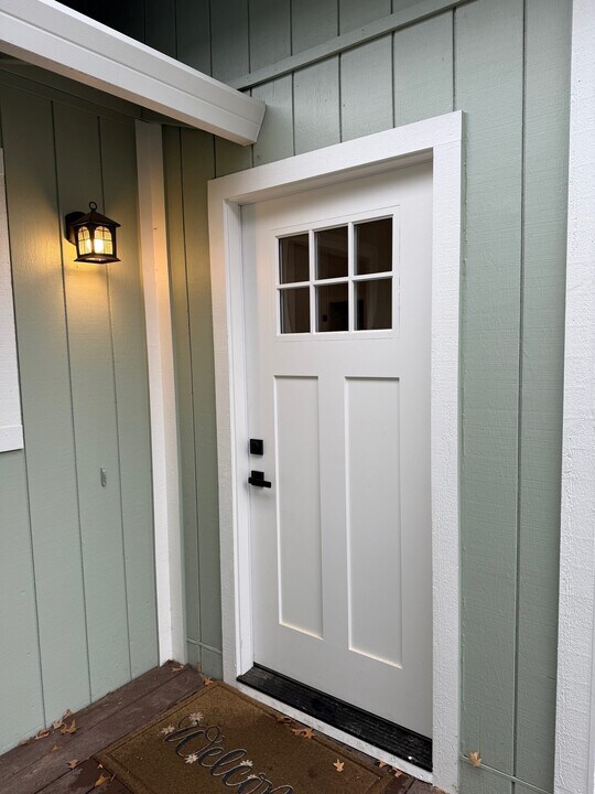 19297 Mountain Meadow N in Hidden Valley Lake, CA - Building Photo