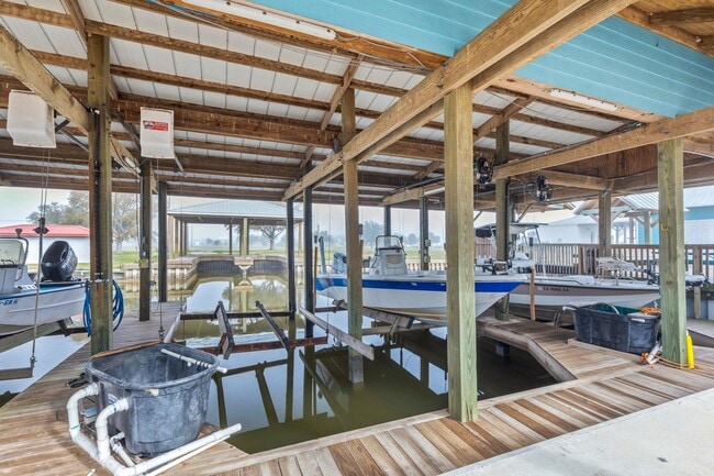 461 Lake Breeze Rd in Hackberry, LA - Building Photo - Building Photo