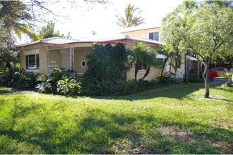 749 N 16th Ave in Fort Lauderdale, FL - Building Photo - Building Photo