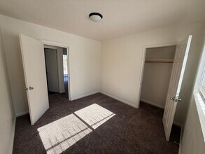 1512 S Casino Center Blvd, Unit A in Las Vegas, NV - Building Photo - Building Photo