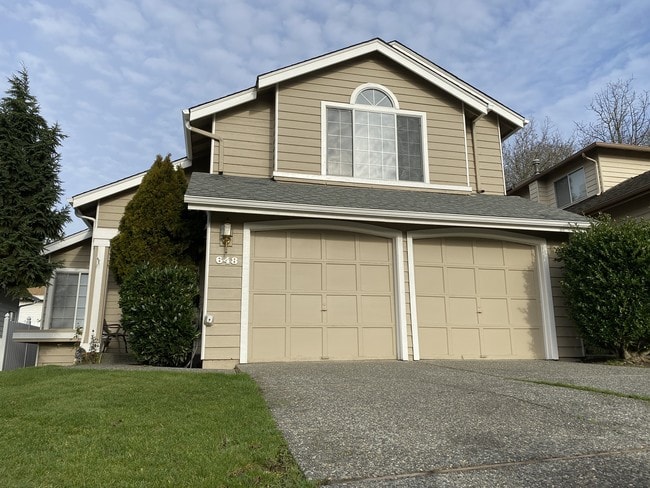 648 S 32nd Pl in Renton, WA - Foto de edificio - Building Photo