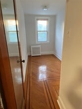22-06 Himrod St in Queens, NY - Building Photo - Building Photo