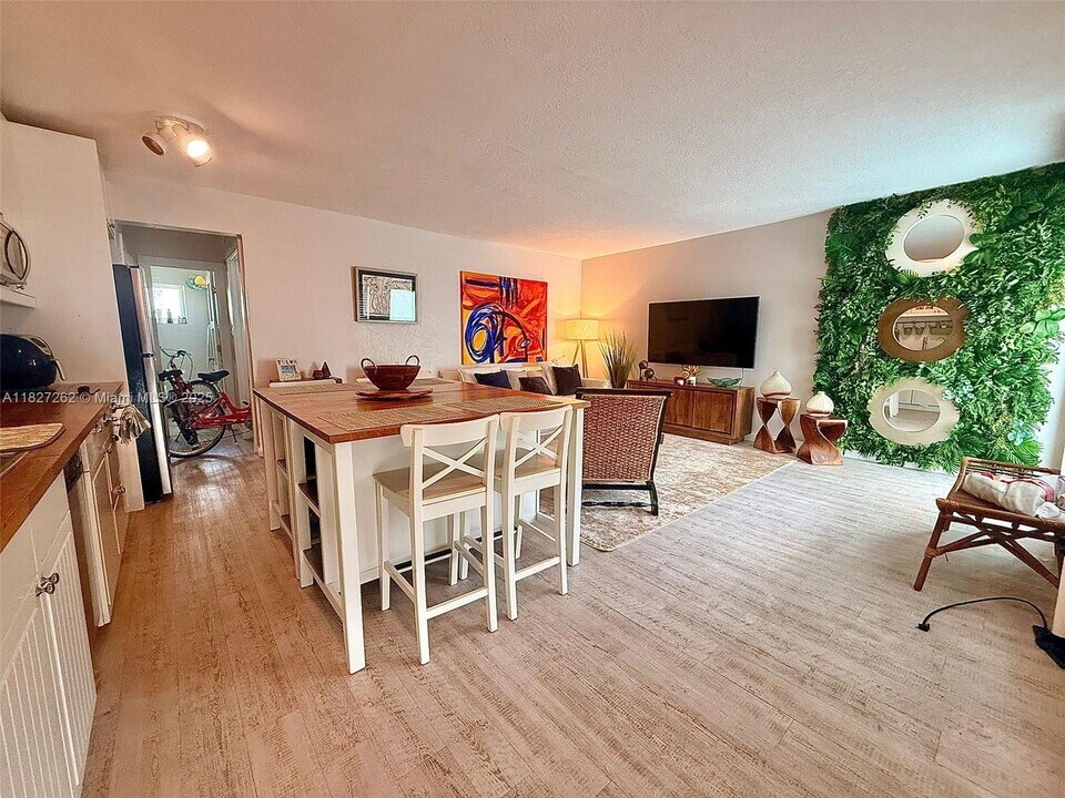 224 Meridian Ave in Miami Beach, FL - Building Photo