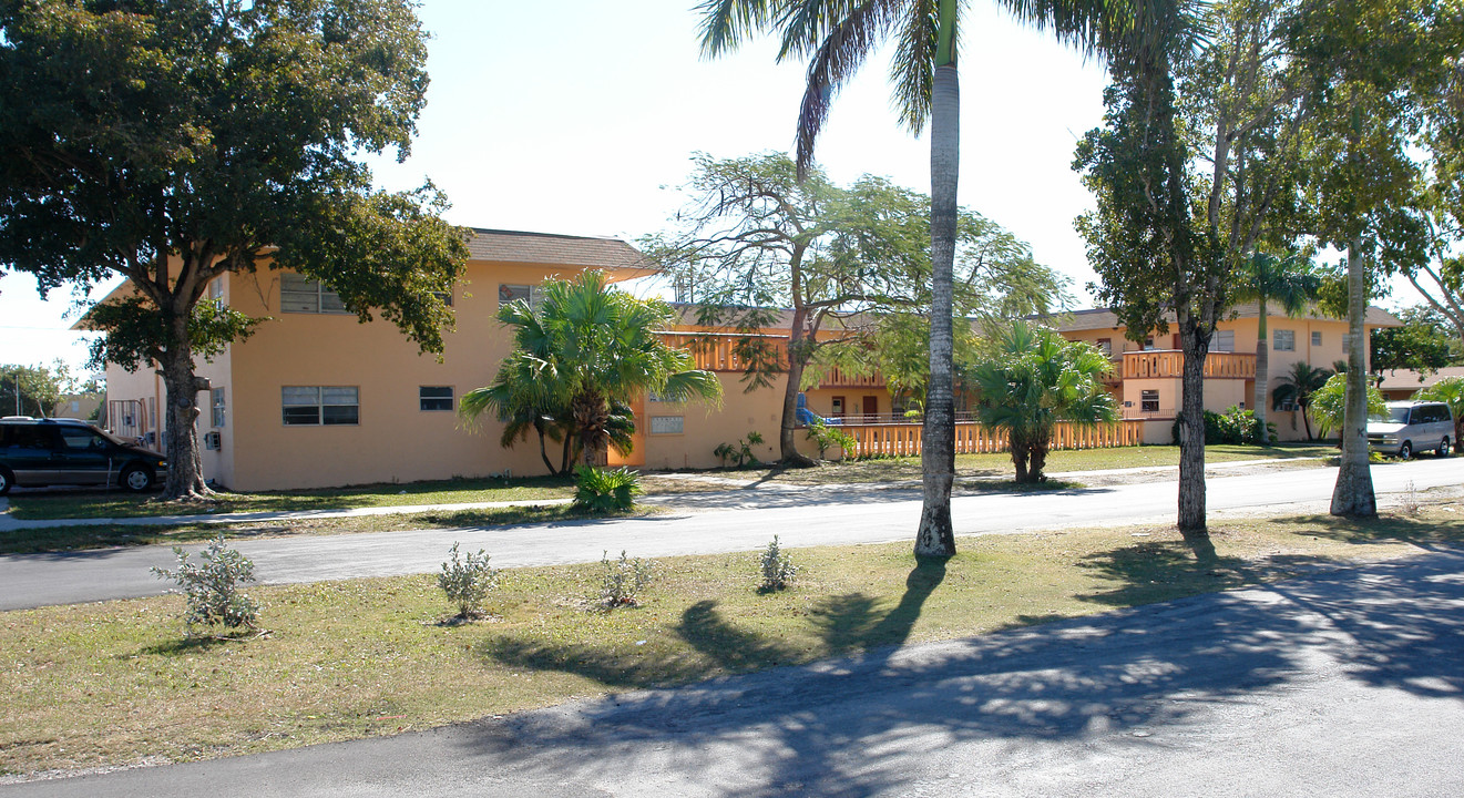 Luz Gardens in Homestead, FL - Building Photo