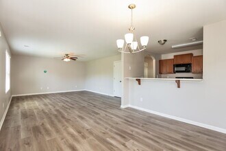 4617 Esmeralda Drive in Charlotte, NC - Foto de edificio - Building Photo