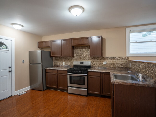 640 Myrtle Ave in Albany, NY - Building Photo - Building Photo