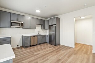 Minor Tower Apartments - Located in Eastlake in Seattle, WA - Building Photo