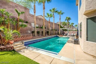 57 Voltaire Ave in Henderson, NV - Building Photo - Building Photo