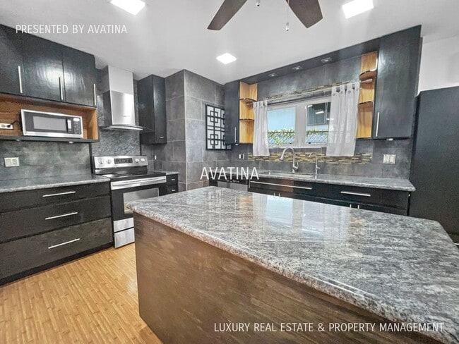 property at 736 N Kuakini St