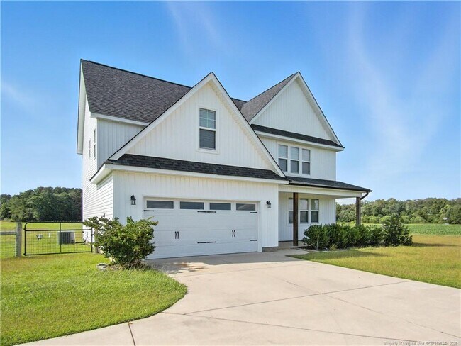 5705 Stewart Rd in Wade, NC - Building Photo - Building Photo