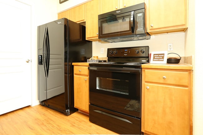 Panorama Villas in Austin, TX - Building Photo - Building Photo