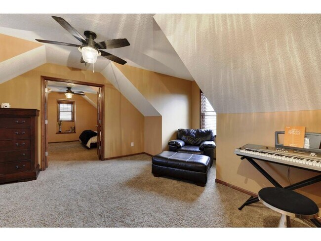 1425 Whistler Point Rd in Woodbury, MN - Building Photo - Building Photo