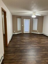 300 N 31st St in Bismarck, ND - Foto de edificio - Building Photo