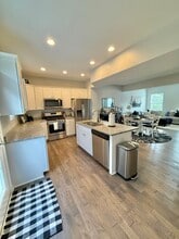 100 Watson Dr in Warrendale, PA - Building Photo - Building Photo