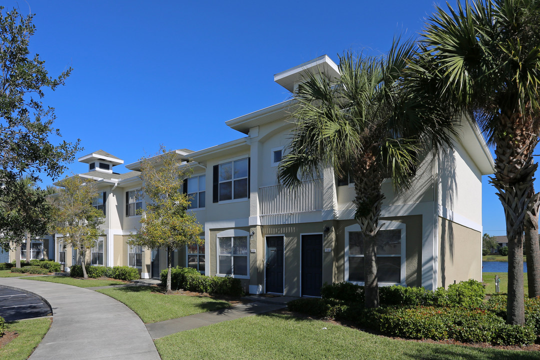 Palms at Vero Beach in Vero Beach, FL - Building Photo