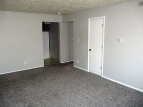 1502 Northbrook Dr in Normal, IL - Foto de edificio - Building Photo