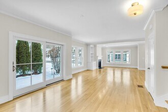 21 Saw Mill Cir in Manchester by the Sea, MA - Building Photo - Building Photo