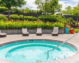 Cherry Ridge in Troutdale, OR - Foto de edificio - Building Photo