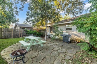 5403 Carew St in Houston, TX - Building Photo - Building Photo